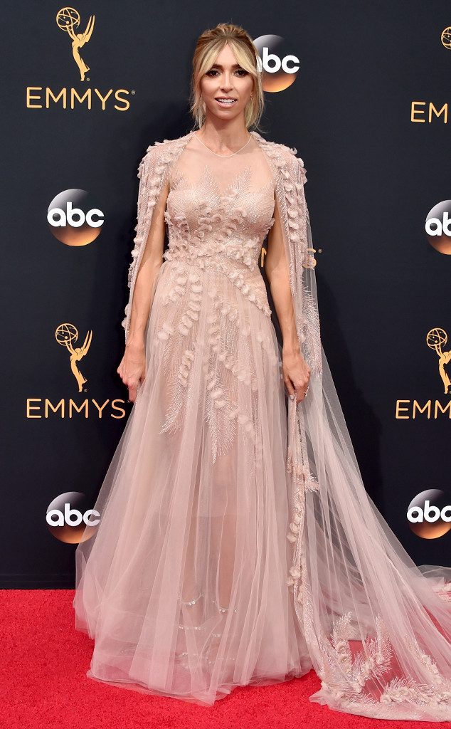 rs_634x1024-160918143709-634-emmy-awards-arrivals-giuliana-rancic
