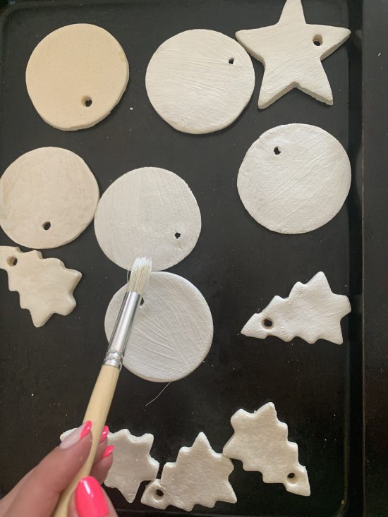 Last minute Christmas decor by Nikita Camacho Hearts in her Shoes Mommy Blogger 